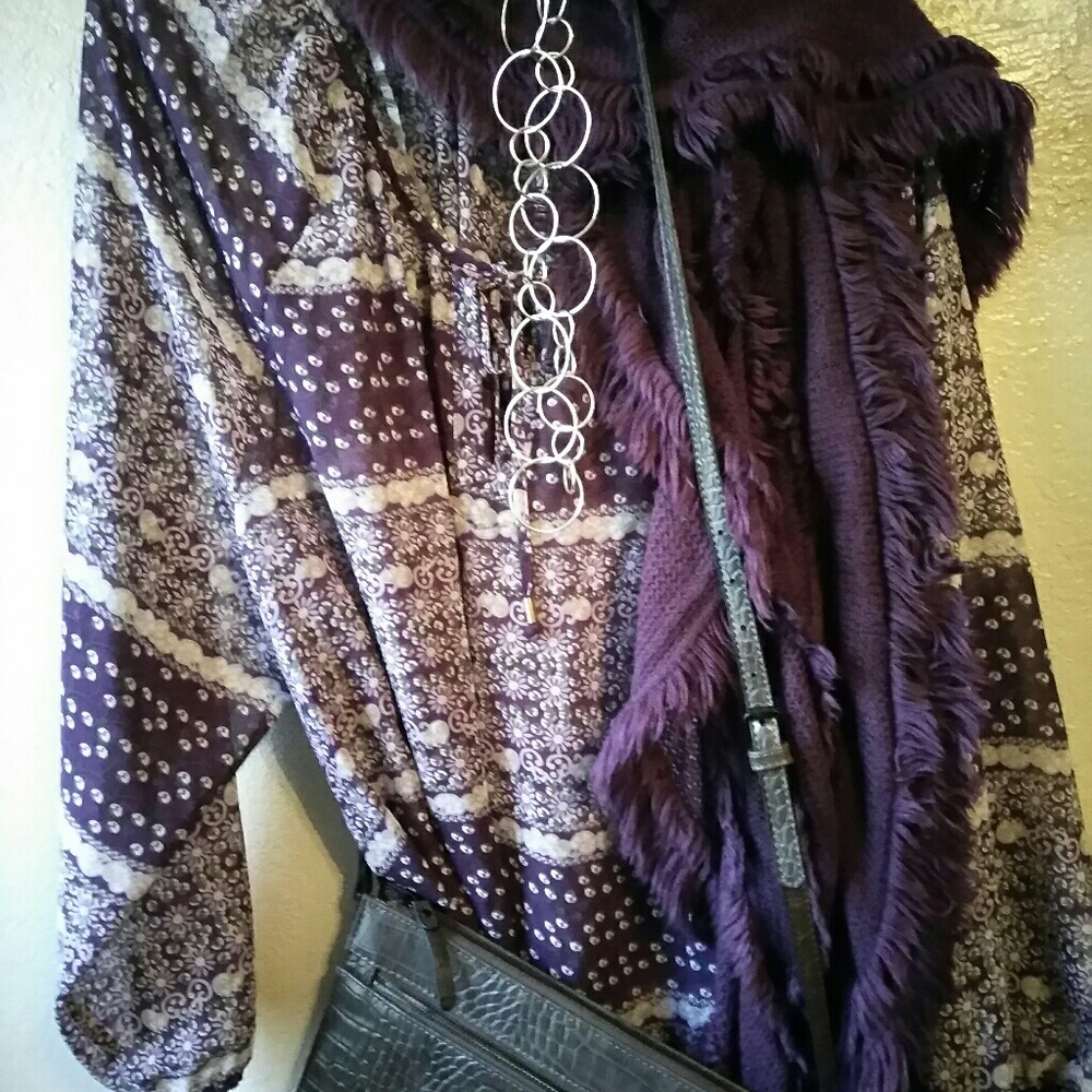 Purle tone plus size blouse.